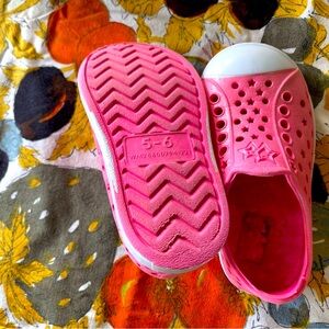Water shoes – size 5–6